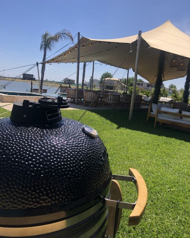 Proyecto Gourmet, Brindamos servicio de cátering para eventos que se caracteriza por ser informal y descontracturado, para que puedas disfrutar junto a tus invitados... El servicio es bien artesanal, casero, se hace a la vista y se despiertan aromas y sabores… Somos una propuesta super diferente. Espectacualar! Incluimos el armado del inmobiliario y música ambiental en los eventos. ¡las opiniones de nuestros clientes demuestran que somos los mejores!